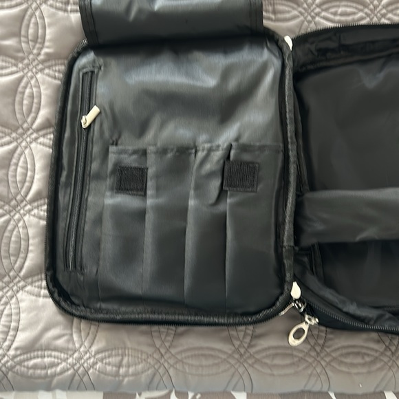NWOT travel cosmetic bag - Picture 4 of 7